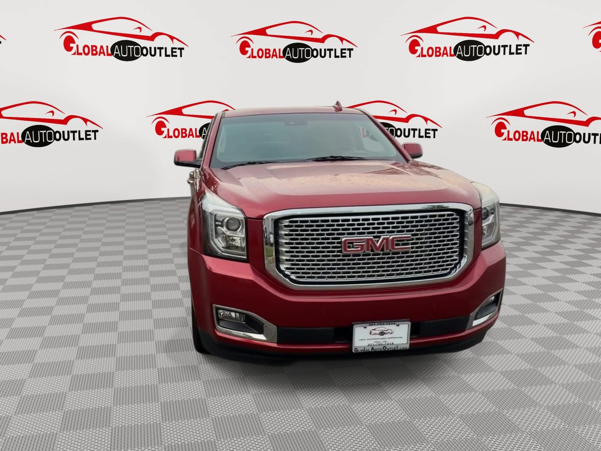 Used 2015 GMC Yukon Denali w/ Premium Package AWD/4WD image 2