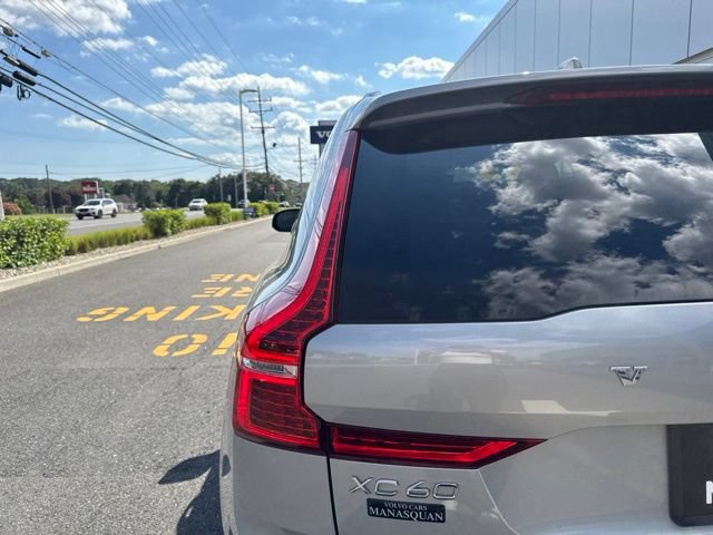 Used 2023 Volvo XC60 B5 Plus w/ Climate Package AWD/4WD image 10