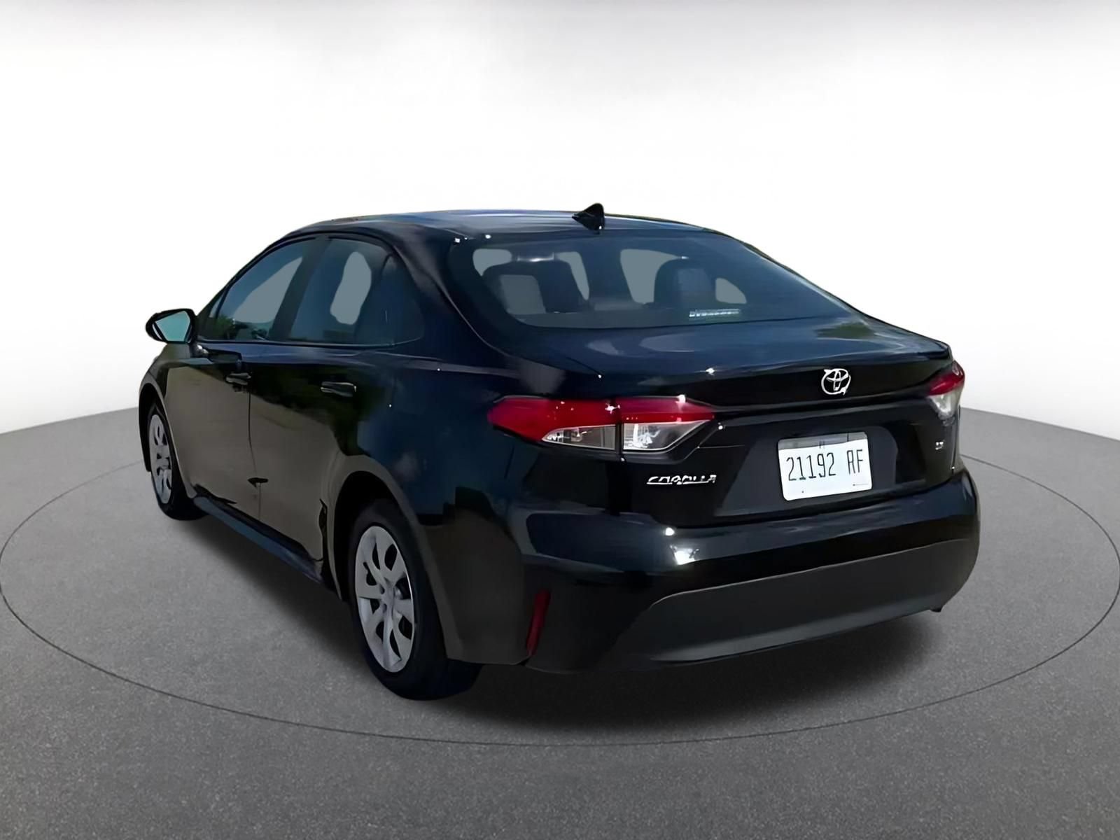 Used 2025 Toyota Corolla LE FWD image 9