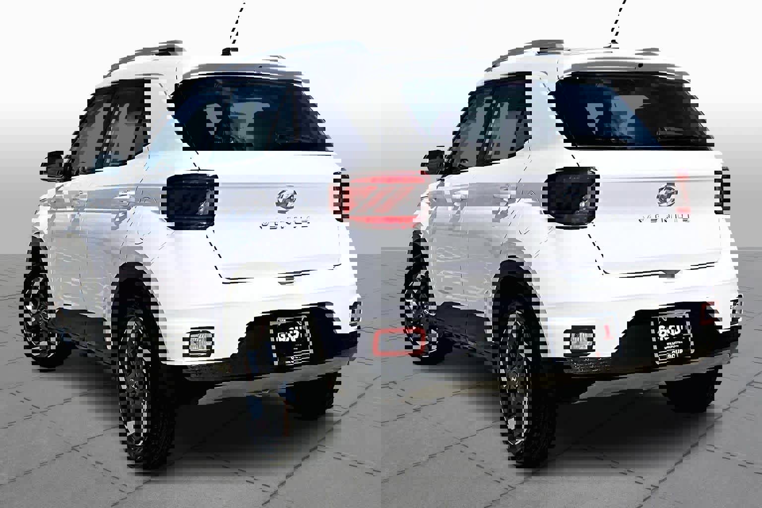 Used 2023 Hyundai Venue SEL w/ Cargo Package image 11