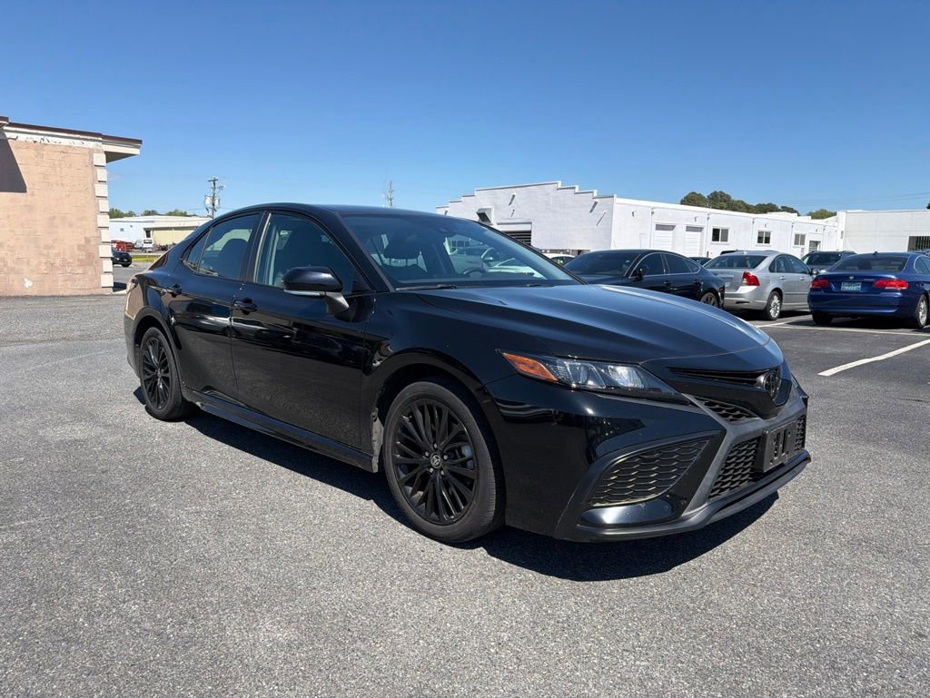 Used 2022 Toyota Camry SE FWD image 7