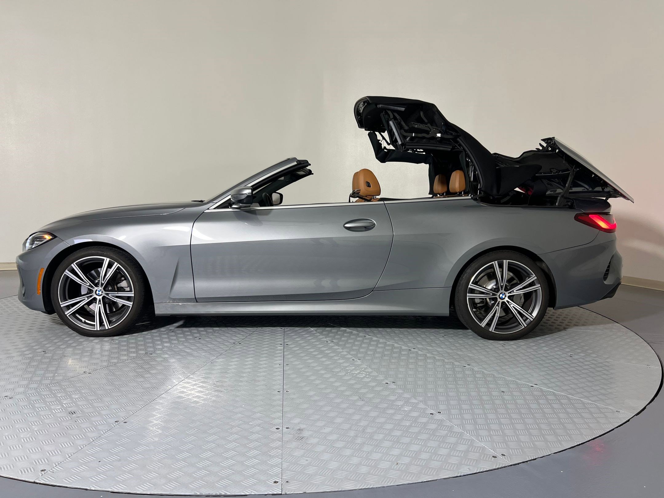 Certified 2023 BMW 430i Convertible w/ Premium Package image 34
