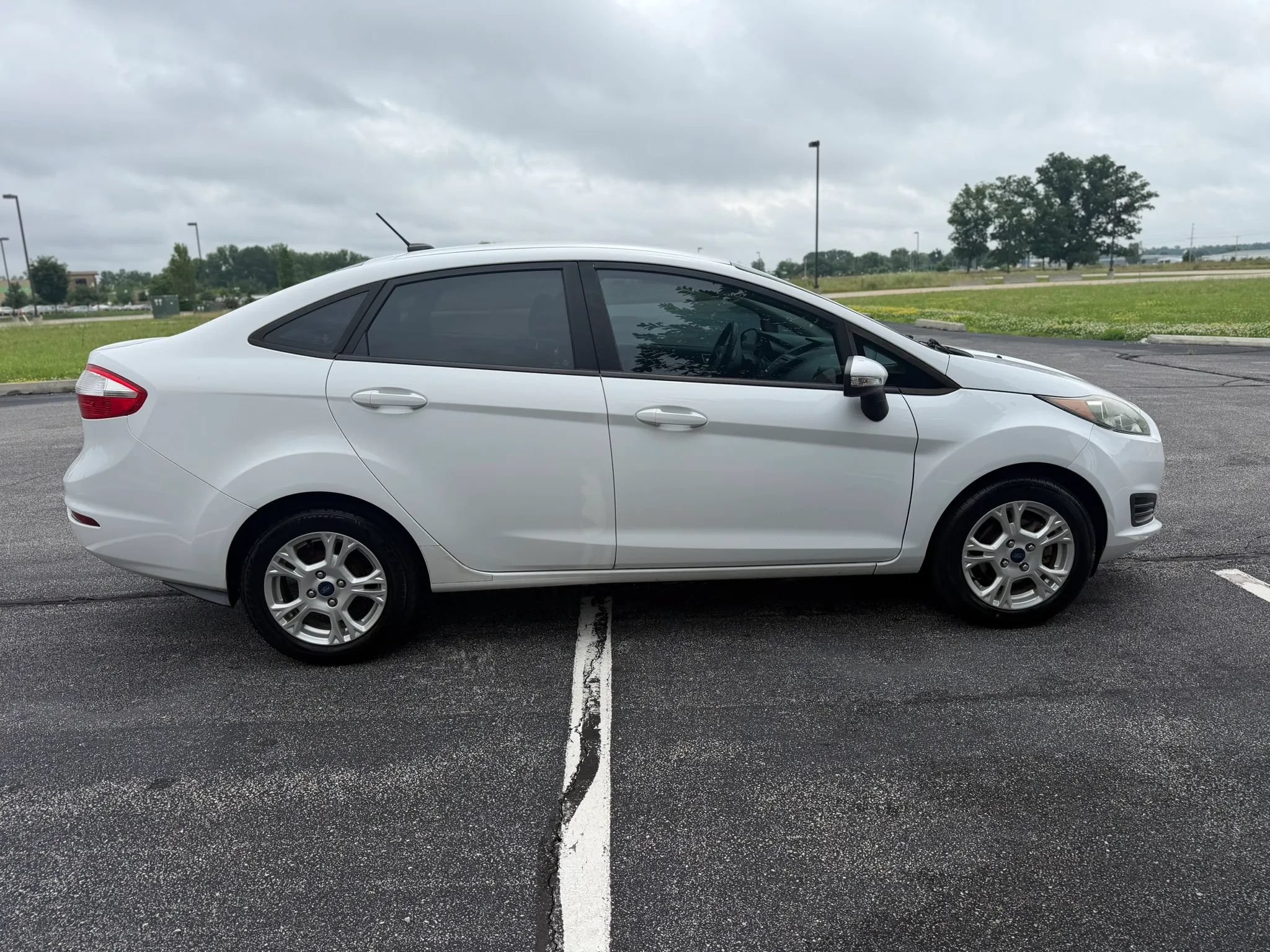 Used 2016 Ford Fiesta SE FWD image 6