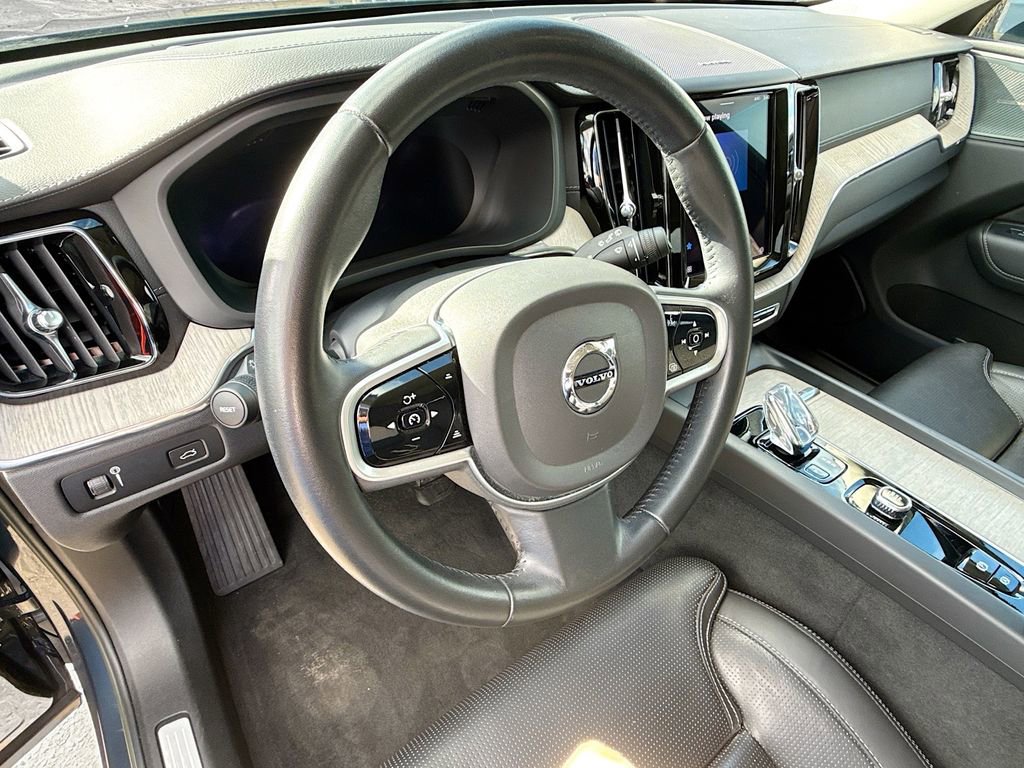 Used 2022 Volvo XC60 B6 Inscription w/ Advanced Package image 12