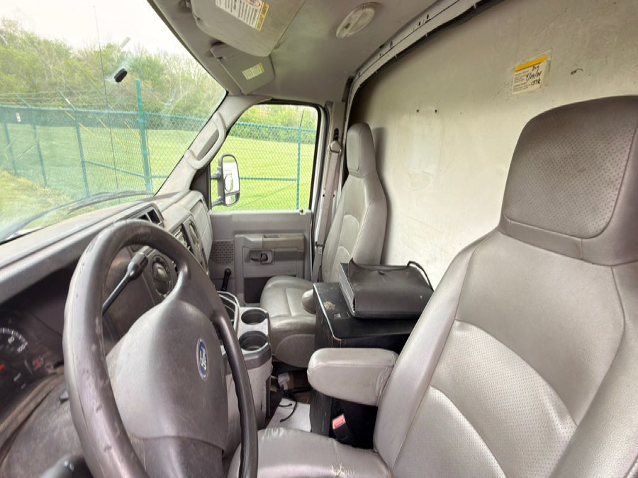 Used 2011 Ford E-350 and Econoline 350 Super Duty RWD image 19