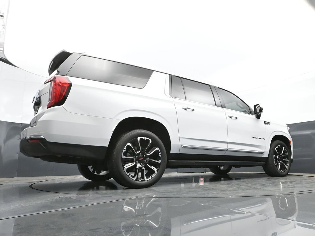 Used 2023 GMC Yukon XL SLT w/ SLT Luxury Package AWD/4WD image 48