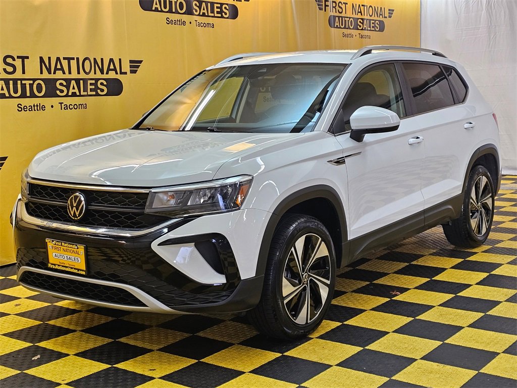 Used 2024 Volkswagen Taos SE image 7
