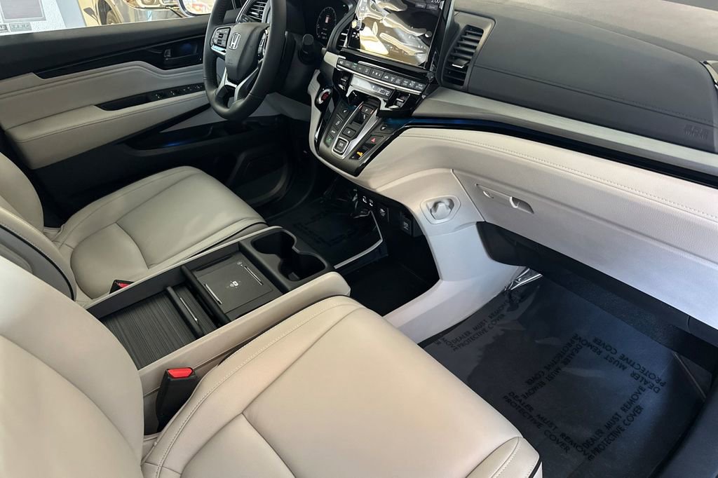 New 2026 Honda Odyssey Touring image 18