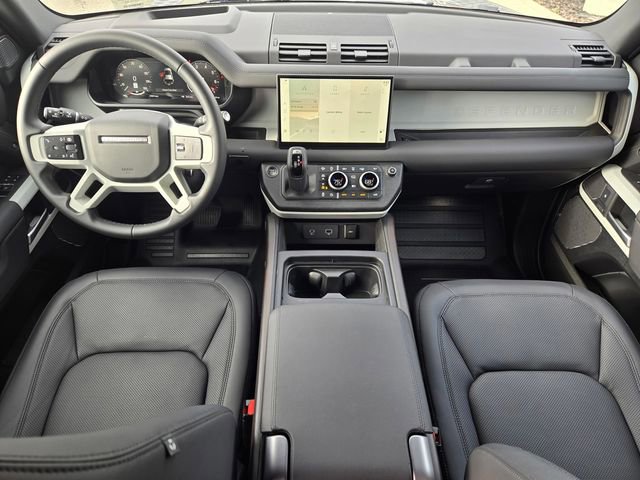 Used 2024 Land Rover Defender 110 SE image 12