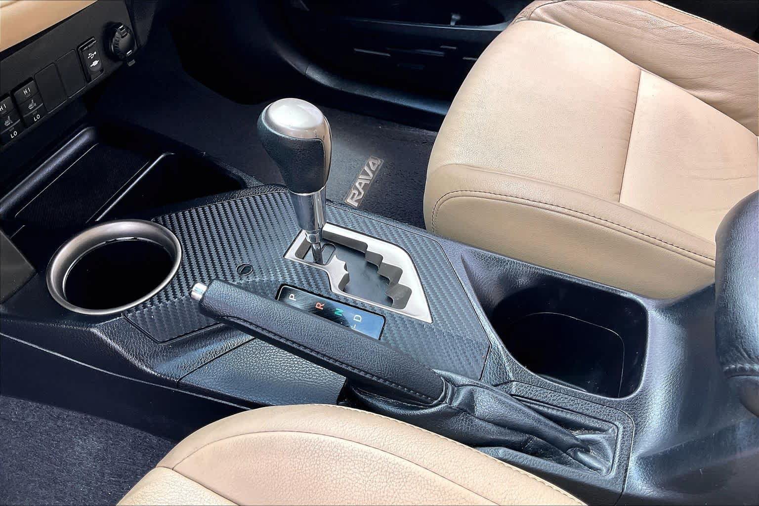 Used 2015 Toyota RAV4 Limited w/ Technology Package FWD image 17