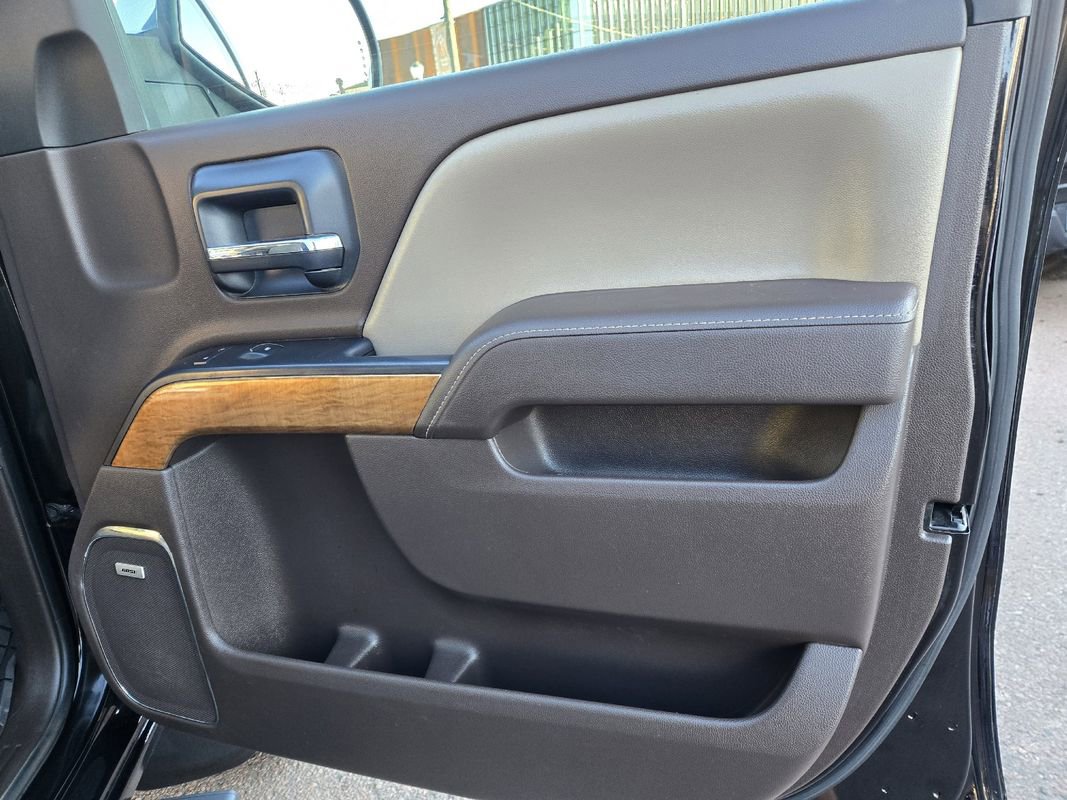 Used 2015 Chevrolet Silverado 2500 LTZ w/ LTZ Plus Package image 22