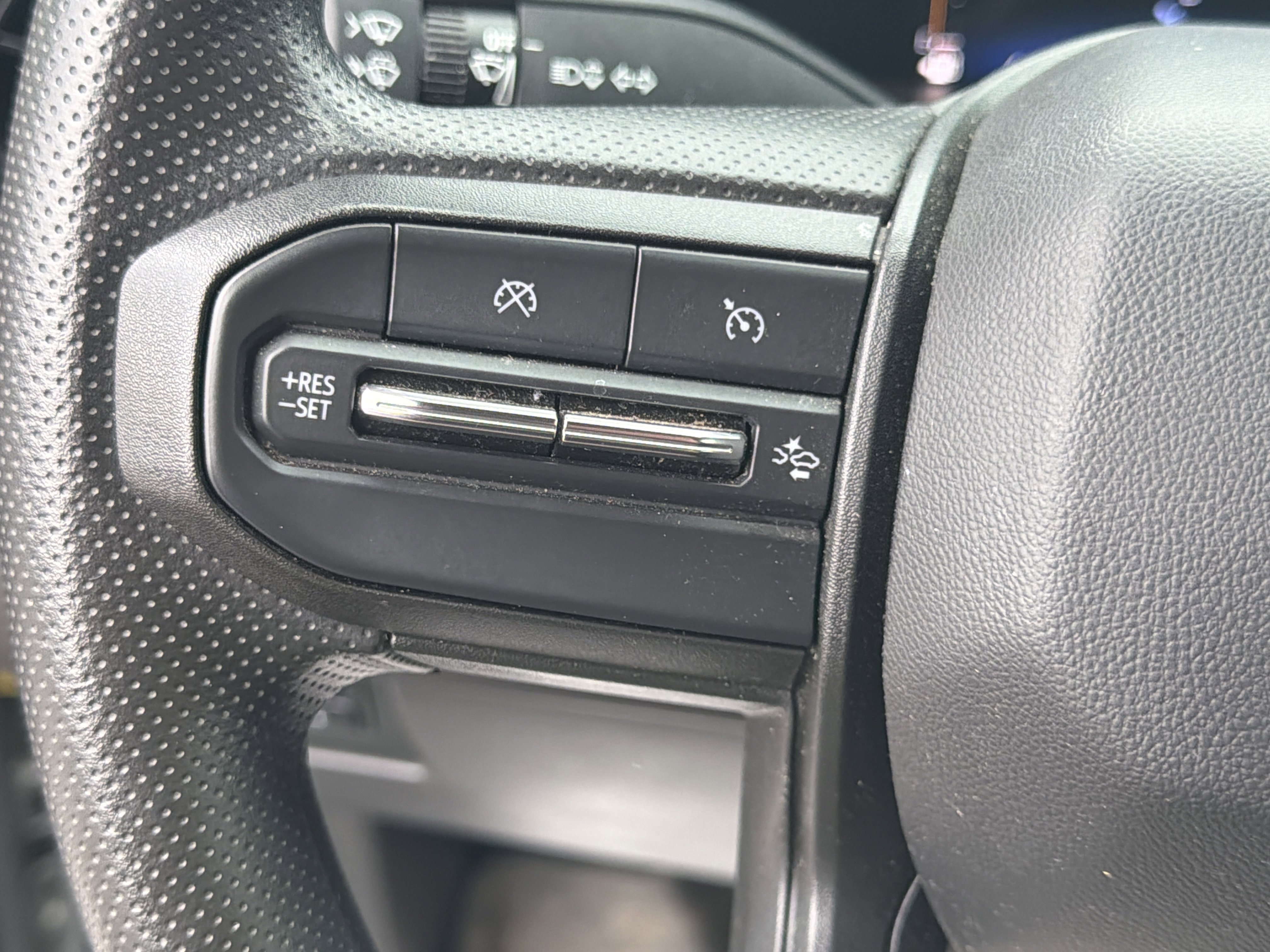 Used 2023 Chevrolet Colorado Trail Boss w/ Advanced Trailering Package image 18