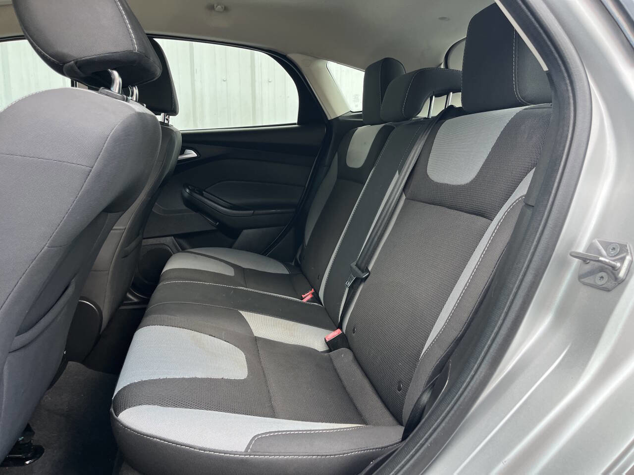 Used 2014 Ford Focus SE w/ SE Sport Package image 11
