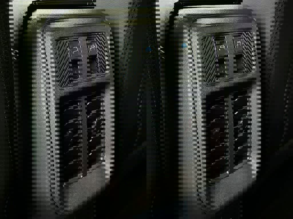 New 2025 Ford Bronco Outer Banks AWD/4WD image 13