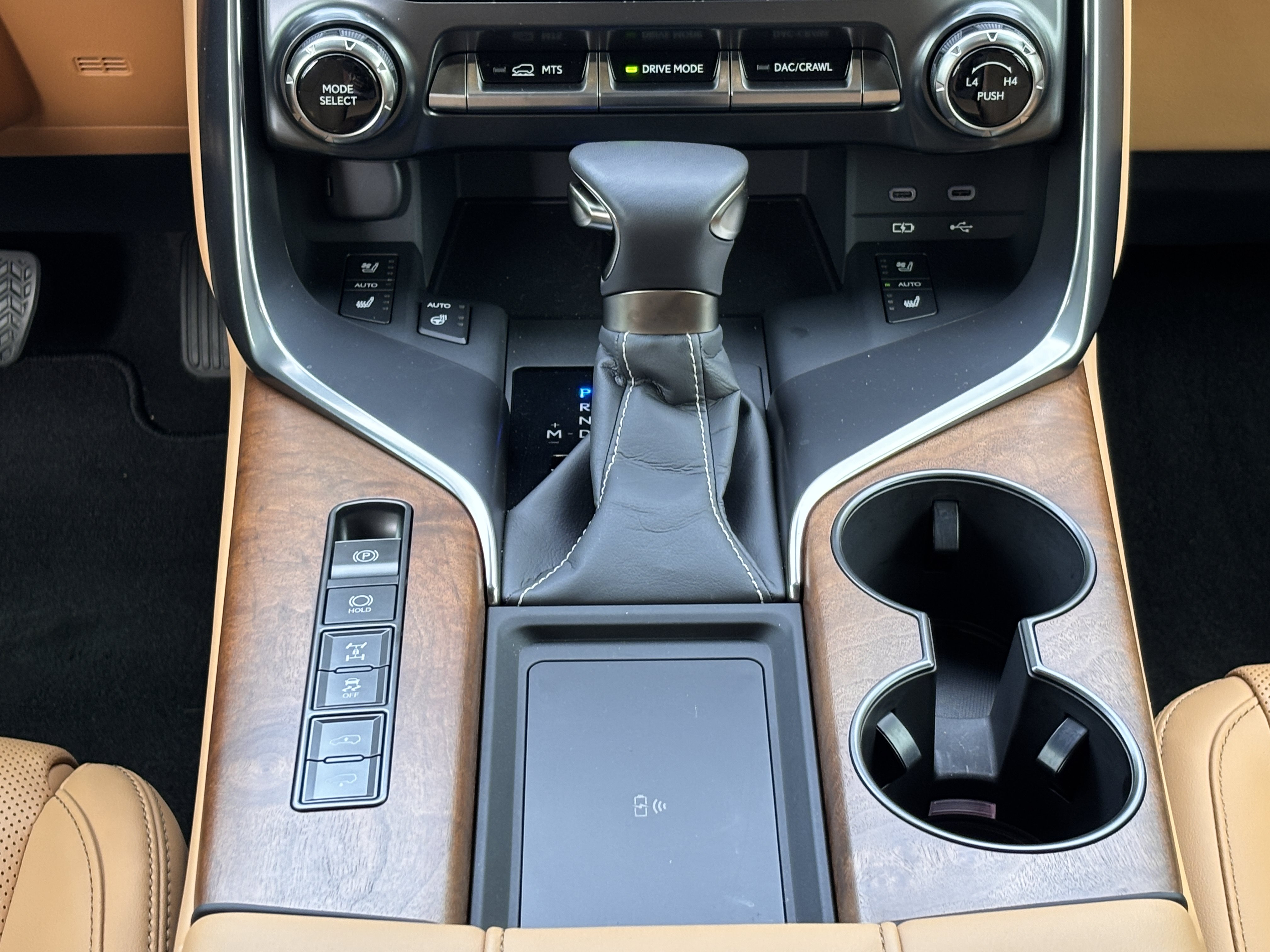 Certified 2026 Lexus LX 600 4WD w/ Accessory Package (Z1) image 22