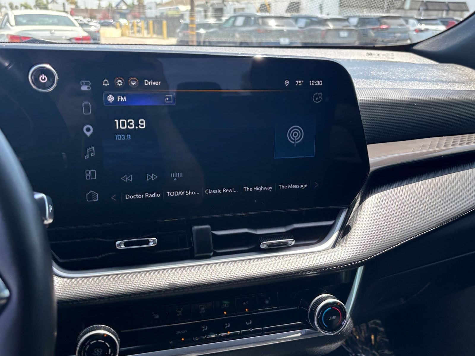 Used 2025 Chevrolet Equinox LT AWD/4WD image 19