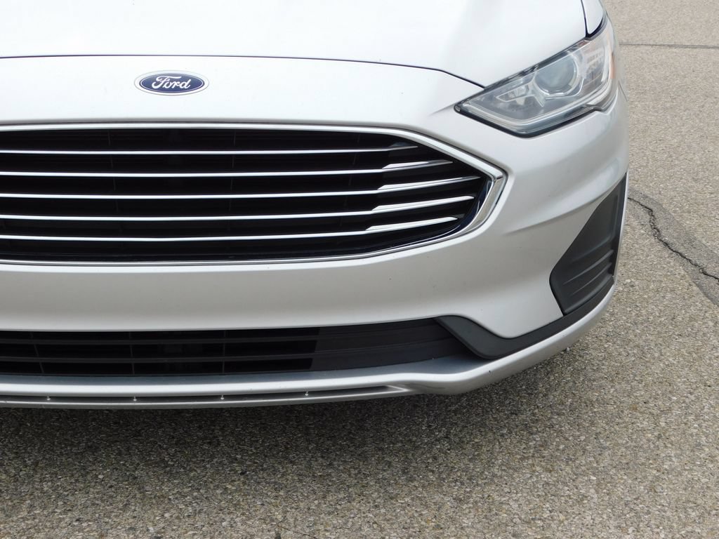 Used 2019 Ford Fusion SE FWD image 9