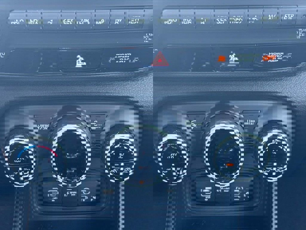 Certified 2025 Hyundai Venue Limited image 9