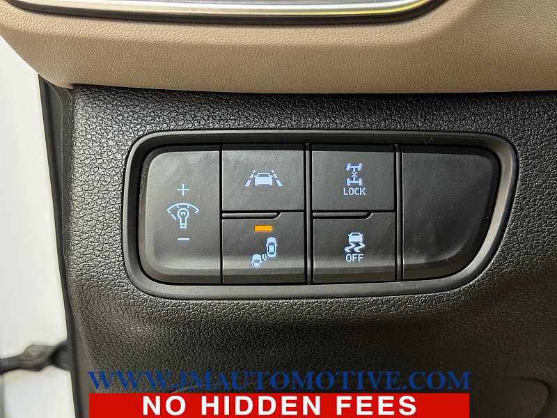 Used 2019 Hyundai Santa Fe SE AWD/4WD image 31