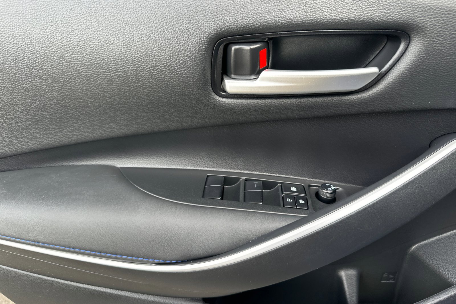 Used 2021 Toyota Corolla SE image 12