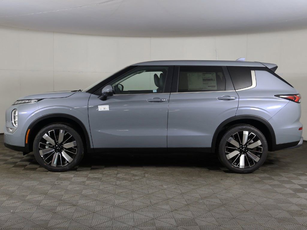 New 2026 Mitsubishi Outlander SE image 19