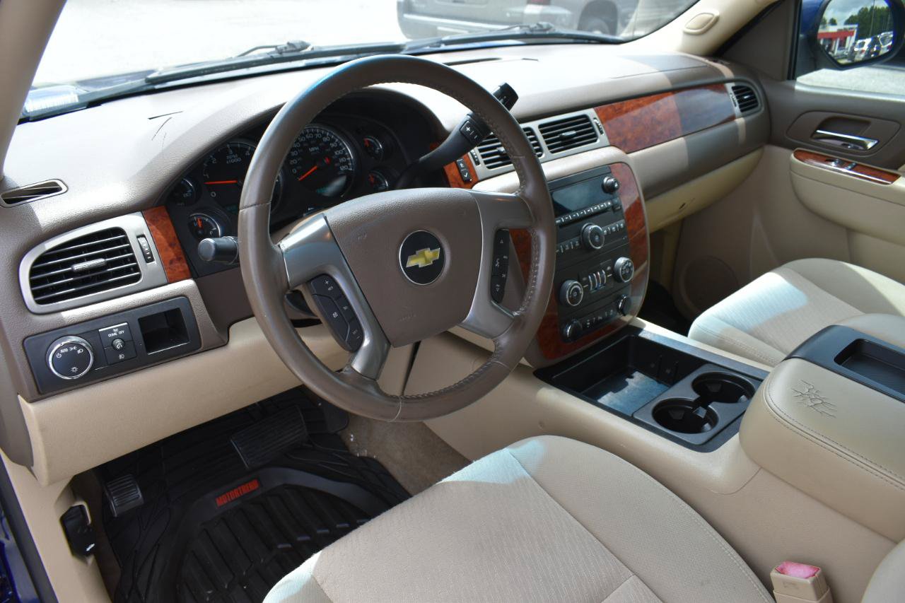 Used 2013 Chevrolet Avalanche LS RWD image 10