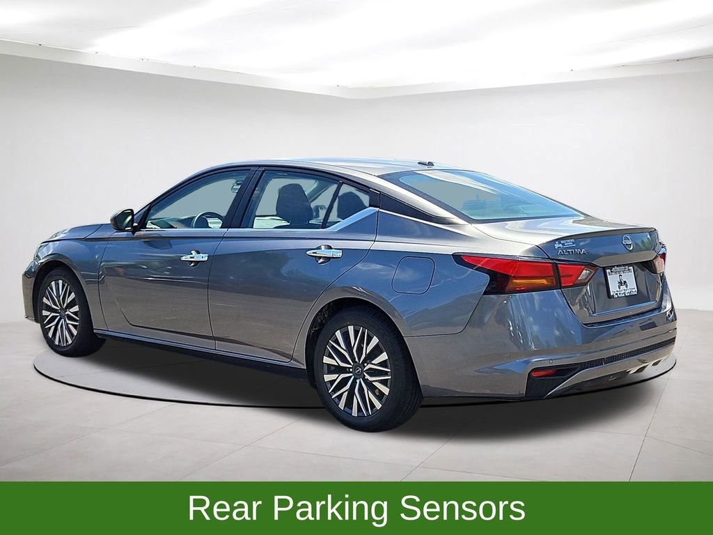 Used 2023 Nissan Altima 2.5 SV FWD image 5