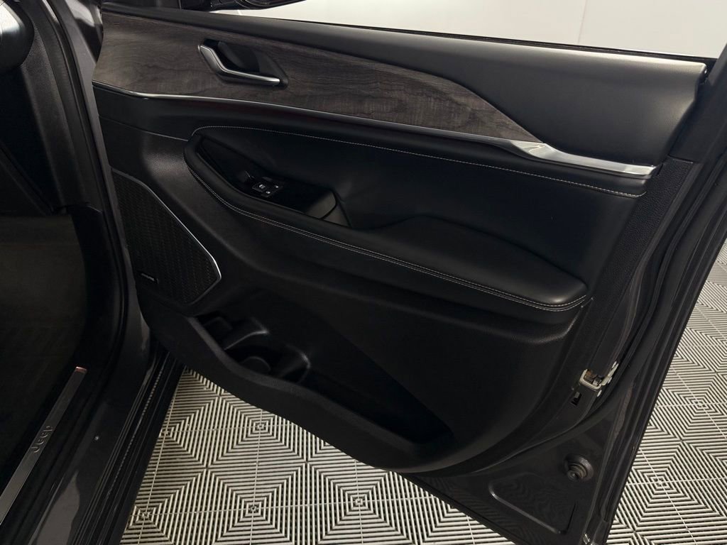Used 2022 Jeep Grand Cherokee Overland image 35