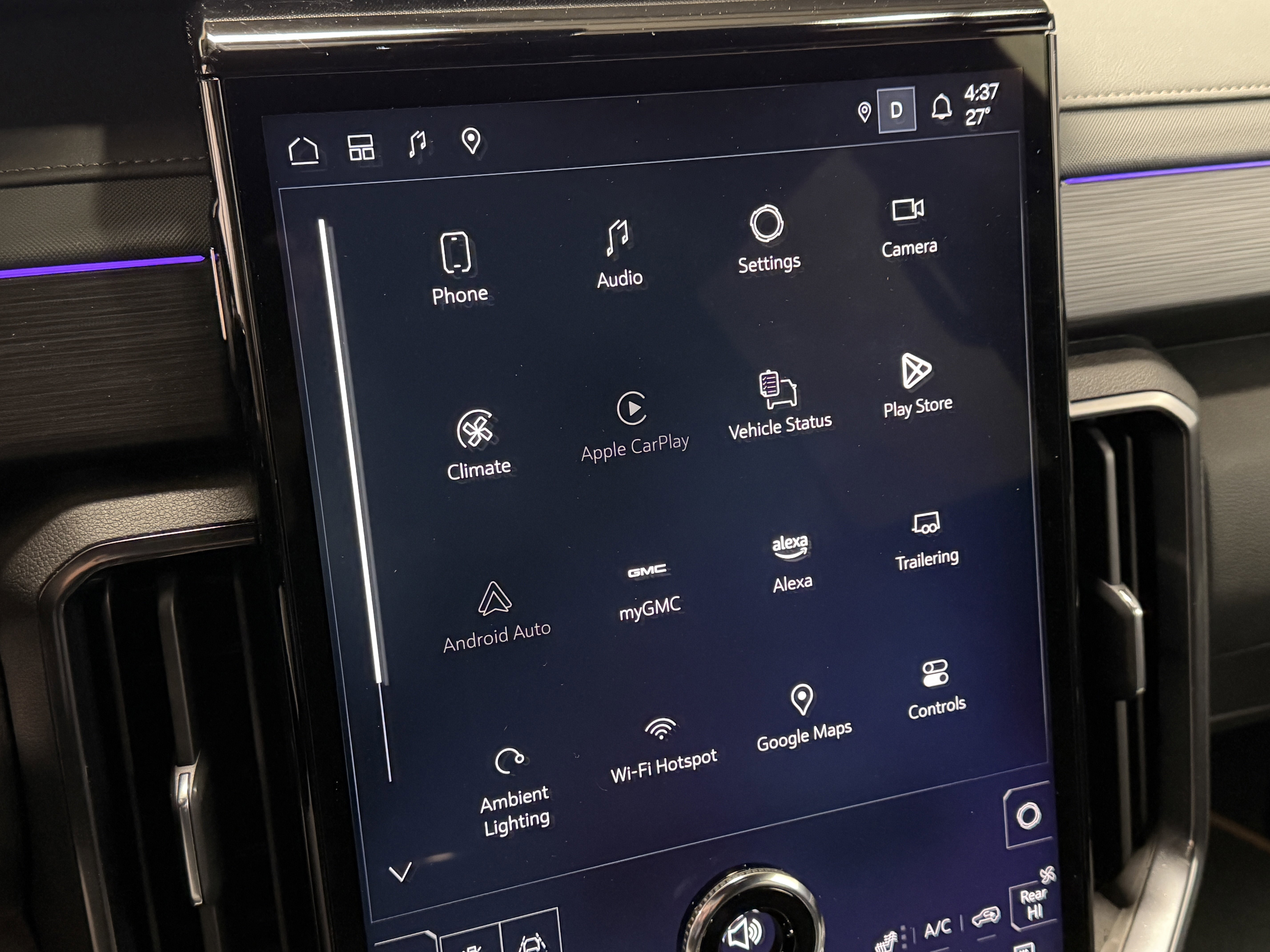 Used 2025 GMC Acadia AT4 w/ Luxury Package image 13