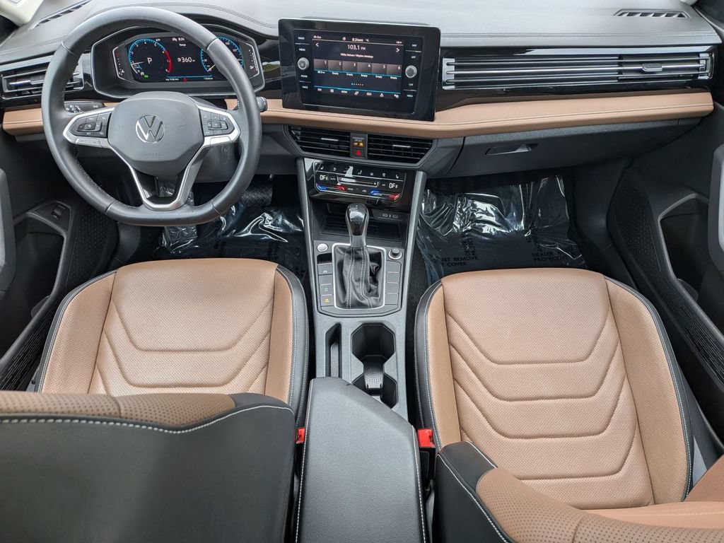 Used 2025 Volkswagen Jetta SEL FWD image 33