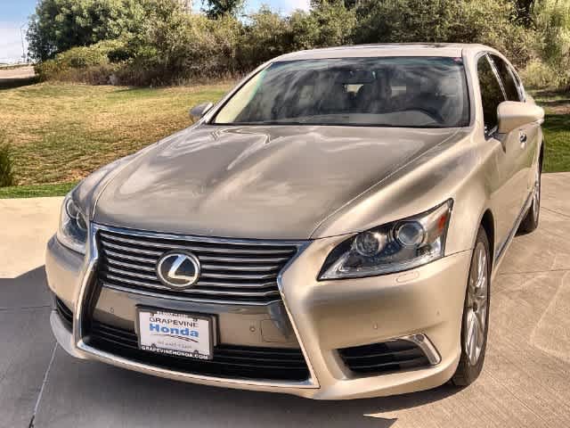Used 2016 Lexus LS 460 w/ Comfort Package RWD image 2