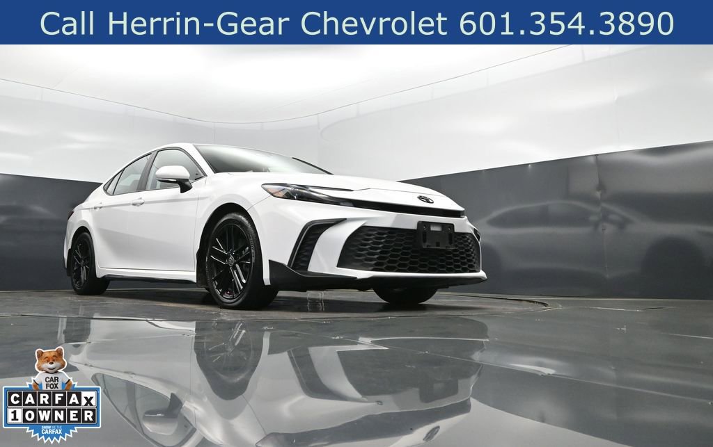 Used 2025 Toyota Camry SE w/ Convenience Package image 45