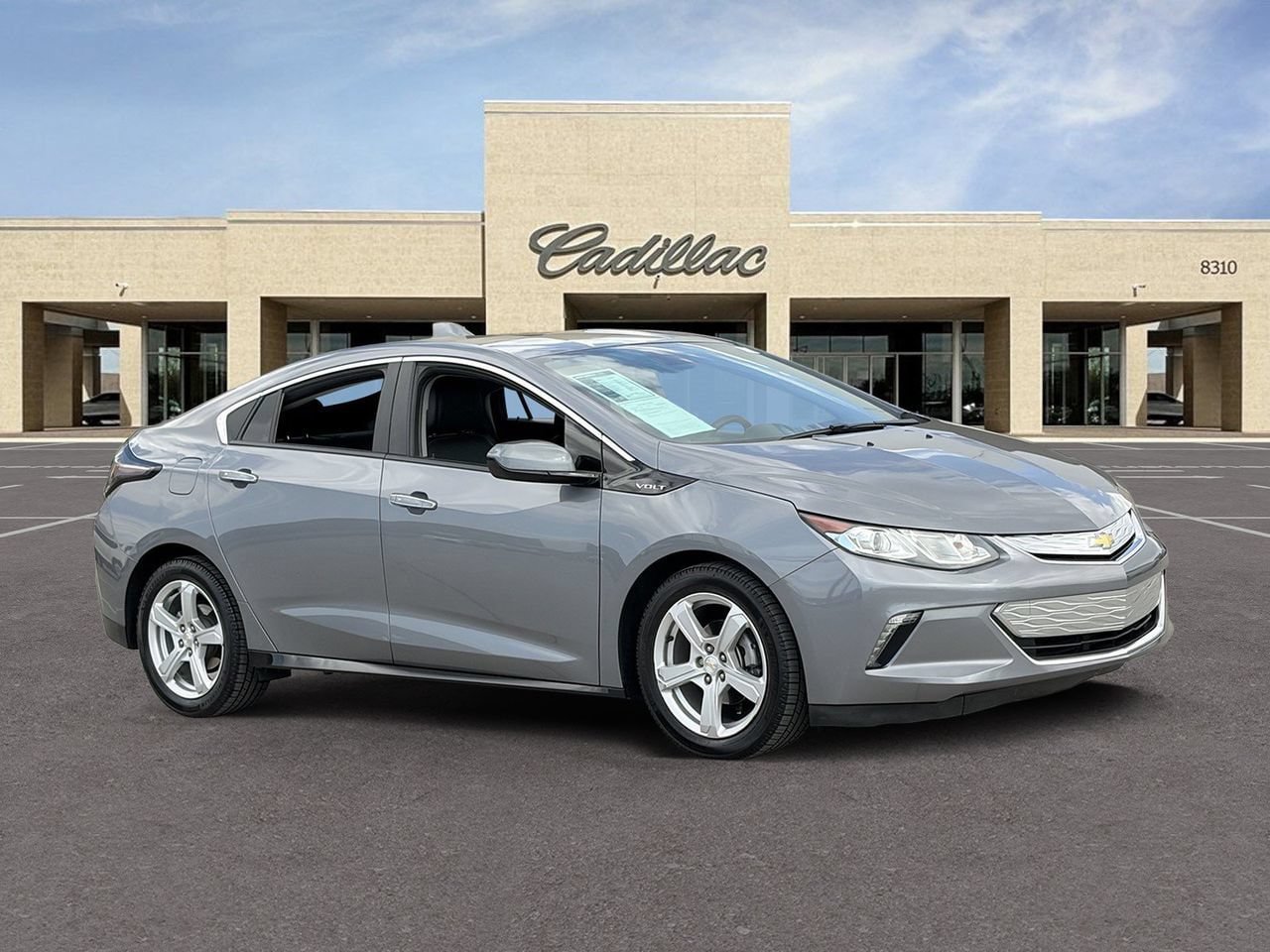 Used 2018 Chevrolet Volt LT w/ LT Driver Confidence Package FWD image 3