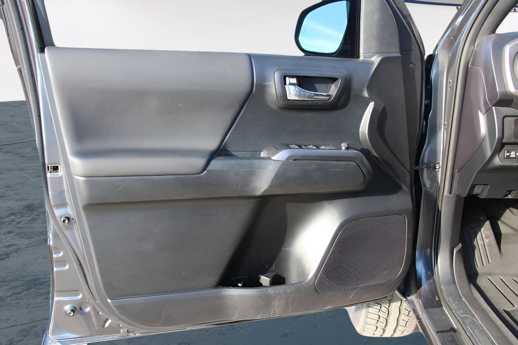 Used 2019 Toyota Tacoma TRD Sport image 26