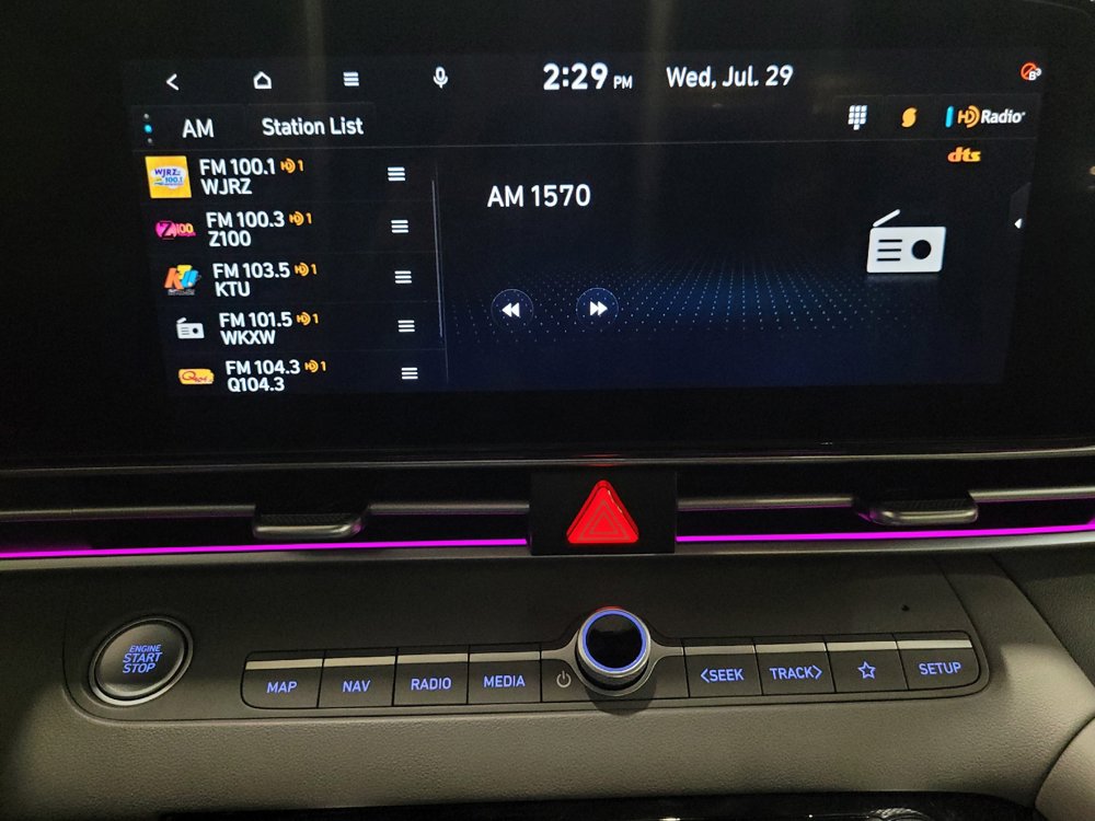 Used 2024 Hyundai Elantra SEL FWD image 25