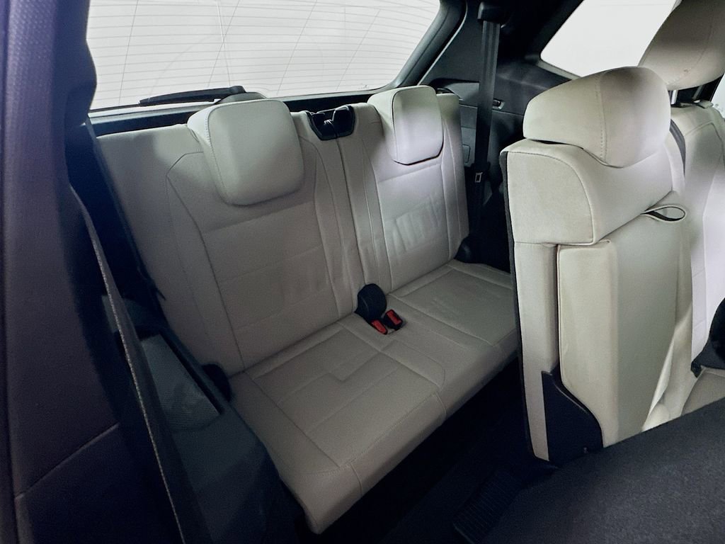 Used 2021 Volkswagen Tiguan SE R-Line image 14