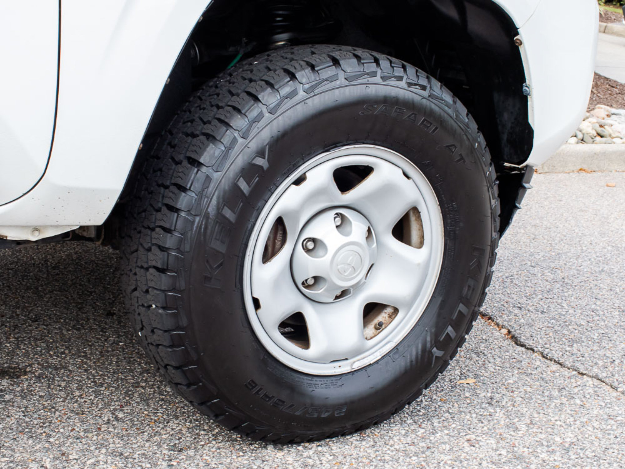 Used 2018 Toyota Tacoma SR RWD image 8