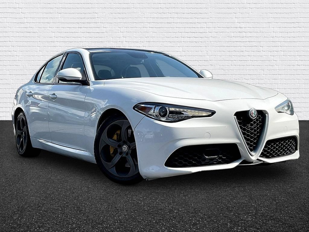 Used 2017 Alfa Romeo Giulia RWD image 3