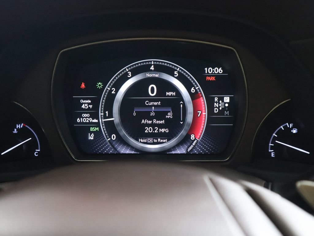 Used 2018 Lexus LS 500 w/ Accessory Package (Z2) image 35