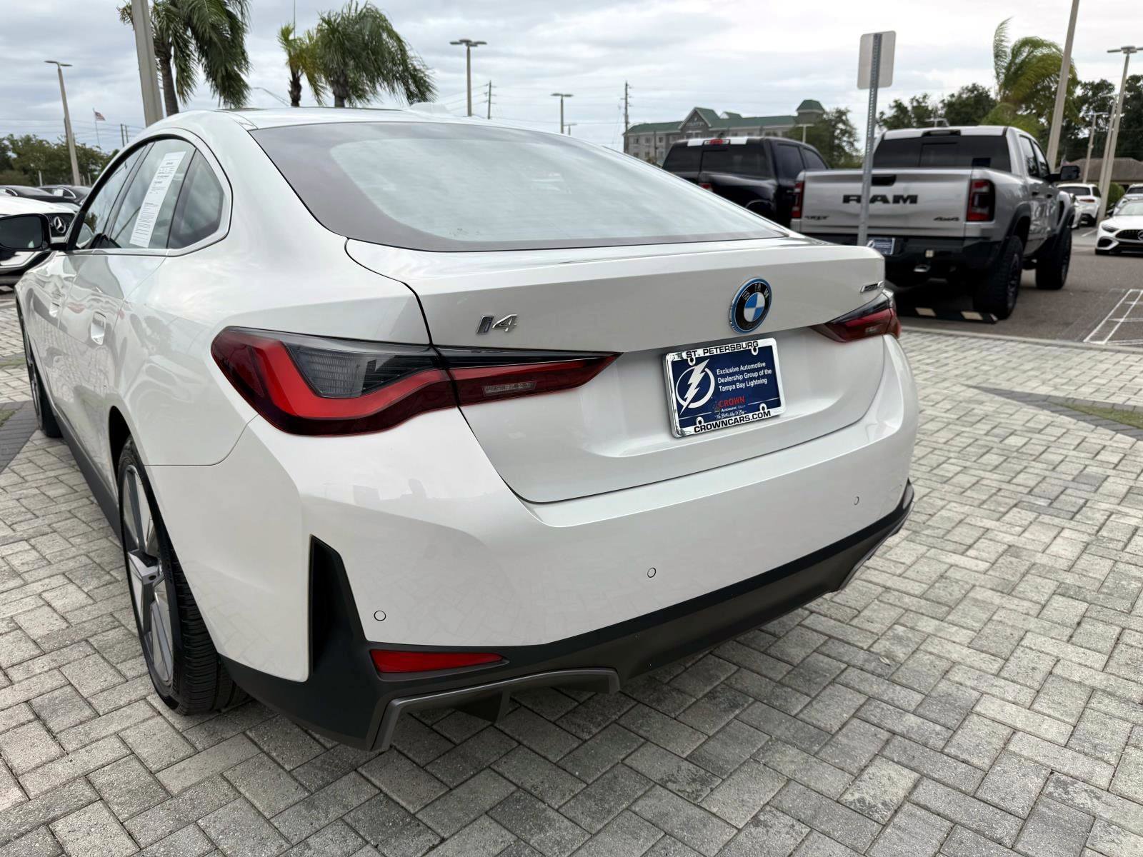 Used 2025 BMW i4 eDrive40 w/ Premium Package RWD image 9