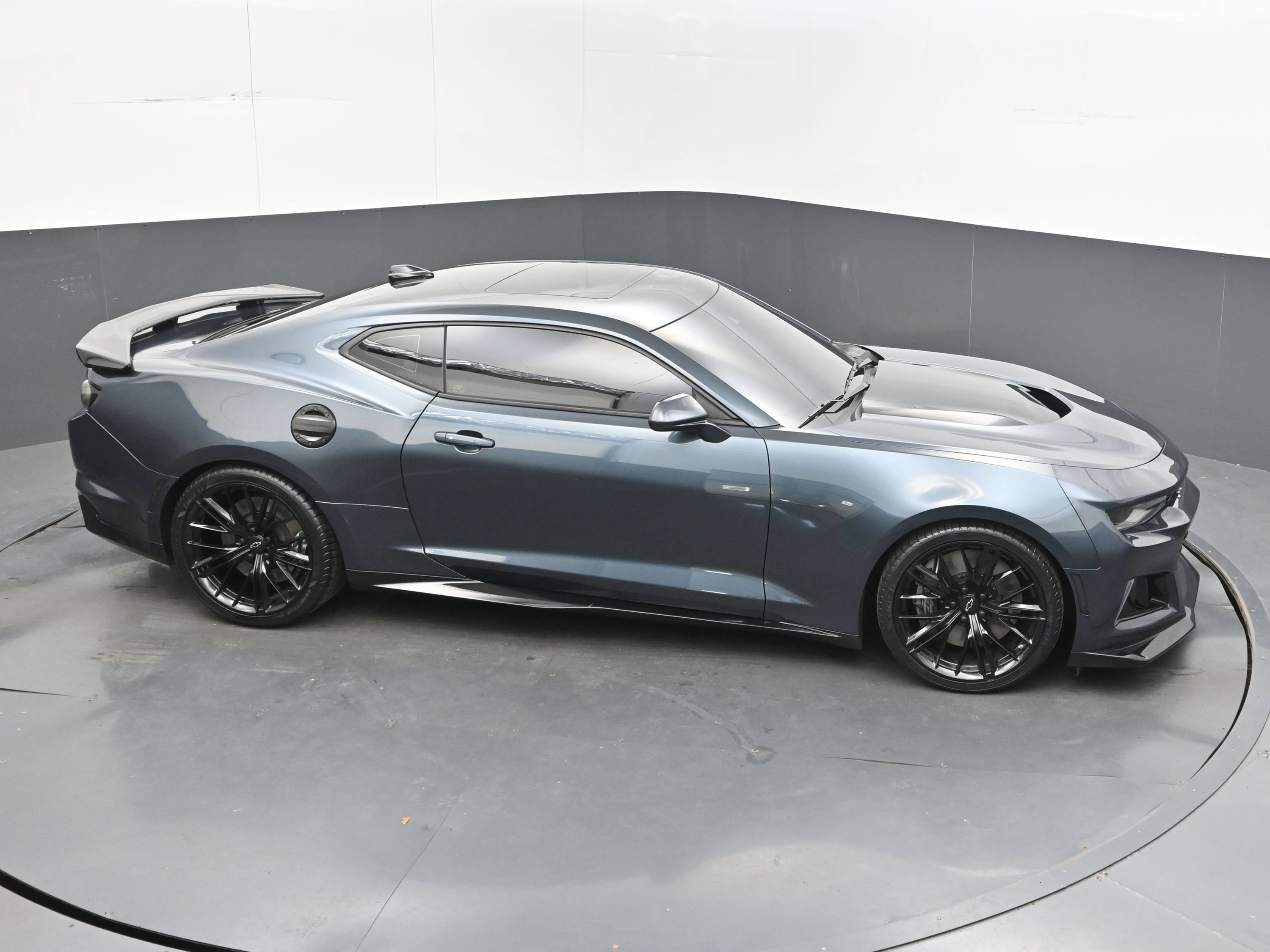 Used 2021 Chevrolet Camaro ZL1 w/ LPO, ZL1 Protection Package RWD image 38