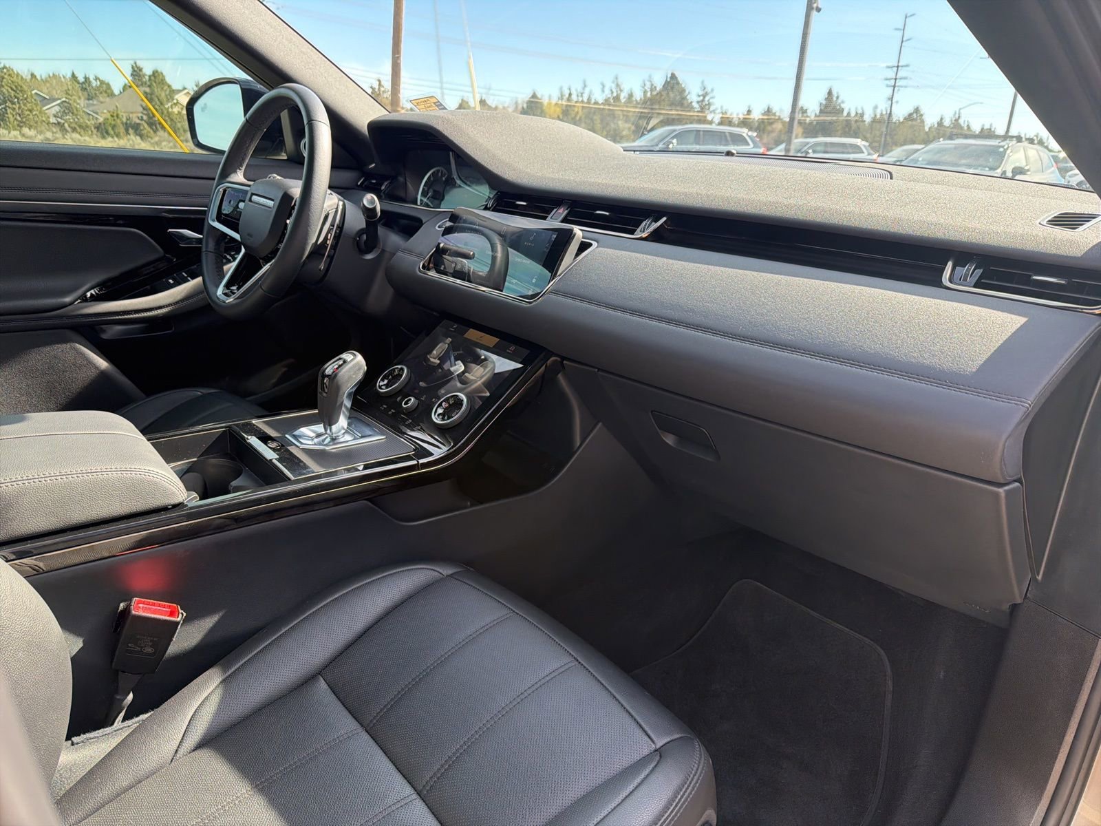 Used 2023 Land Rover Range Rover Evoque R-Dynamic SE image 24