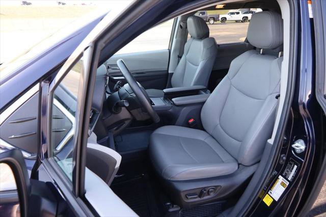 Certified 2024 Toyota Sienna XLE image 10