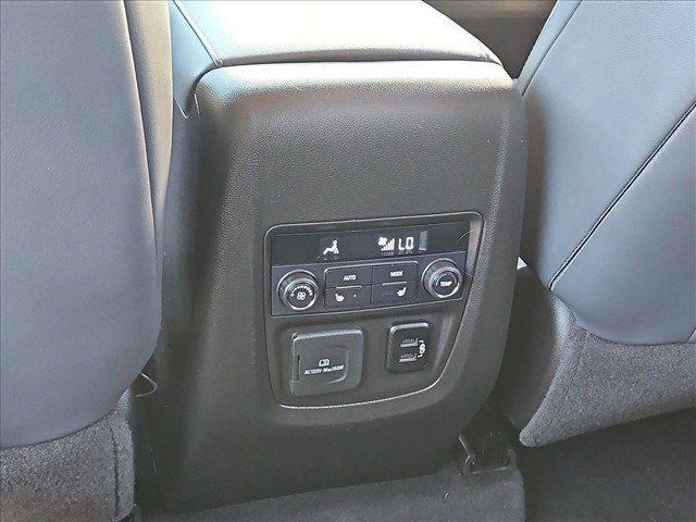 Used 2018 Buick Enclave Premium w/ Experience Buick Package FWD image 17
