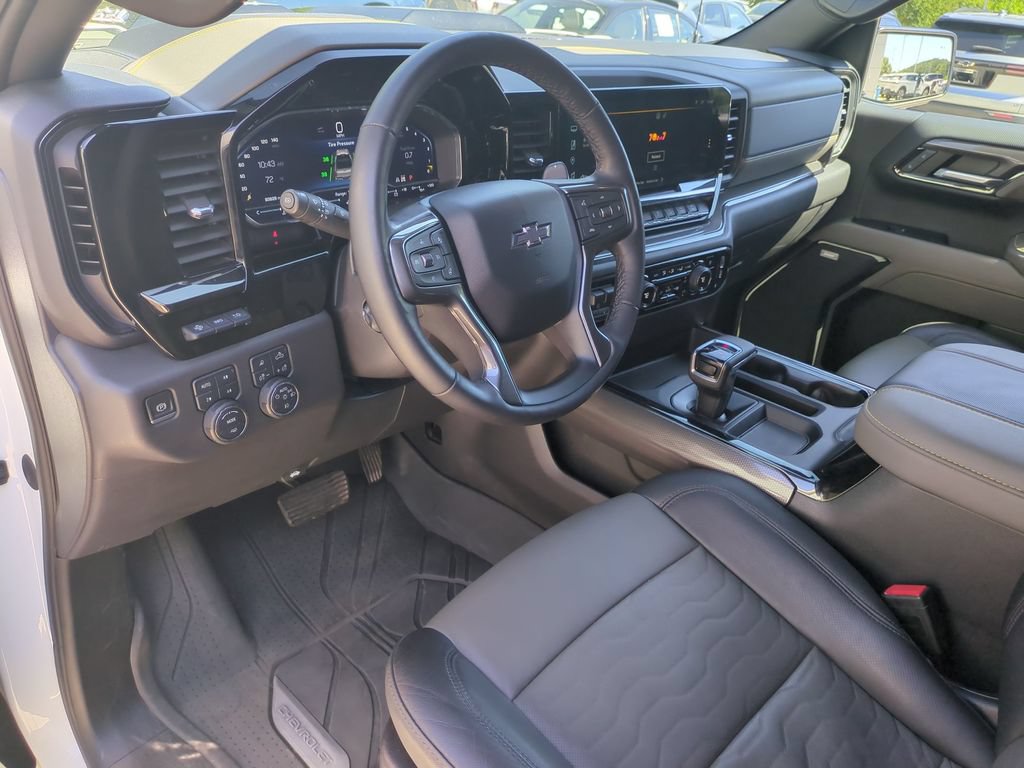 Used 2023 Chevrolet Silverado 1500 ZR2 w/ Technology Package AWD/4WD image 17