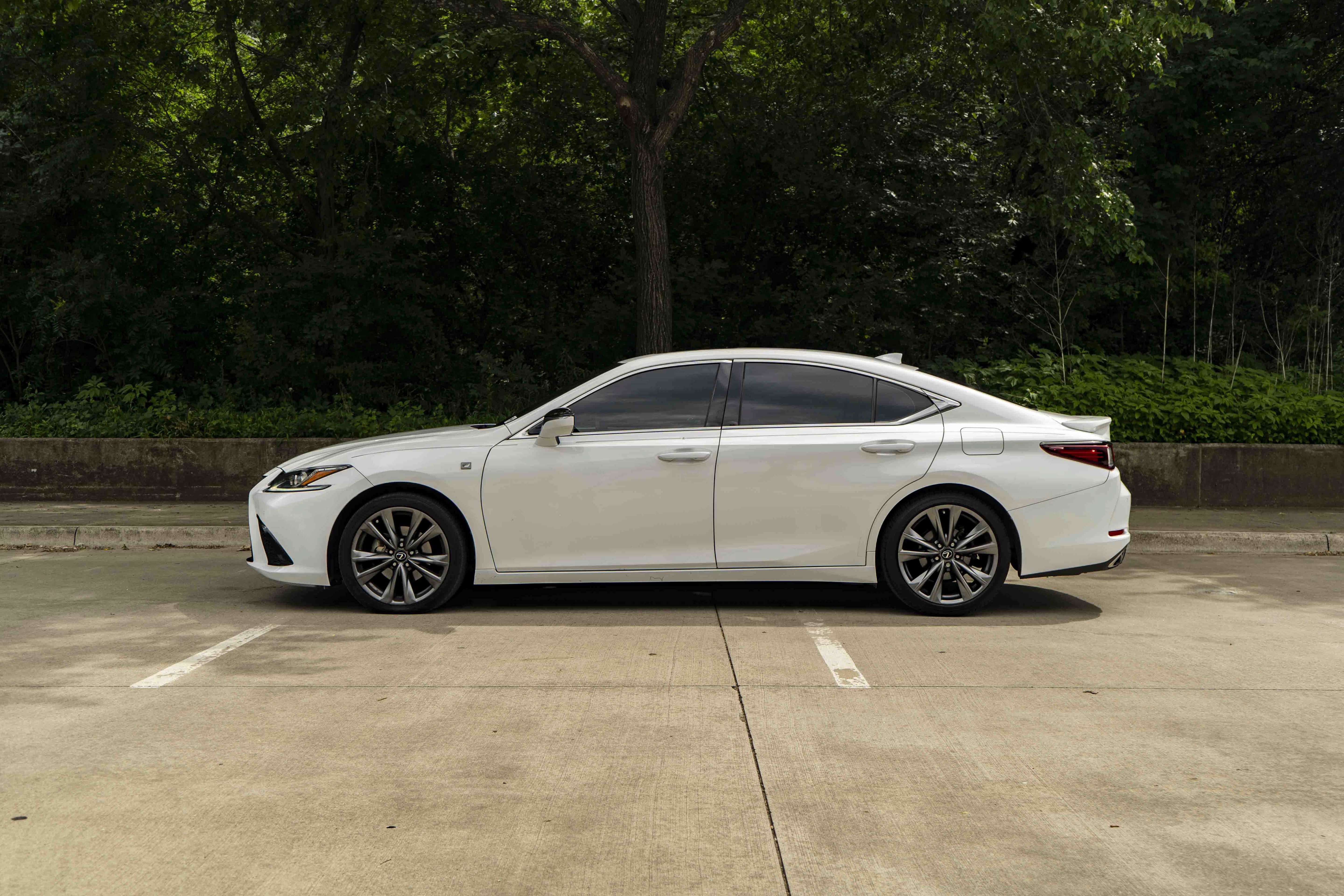 Used 2021 Lexus ES 350 F Sport w/ Accessory Package FWD image 5