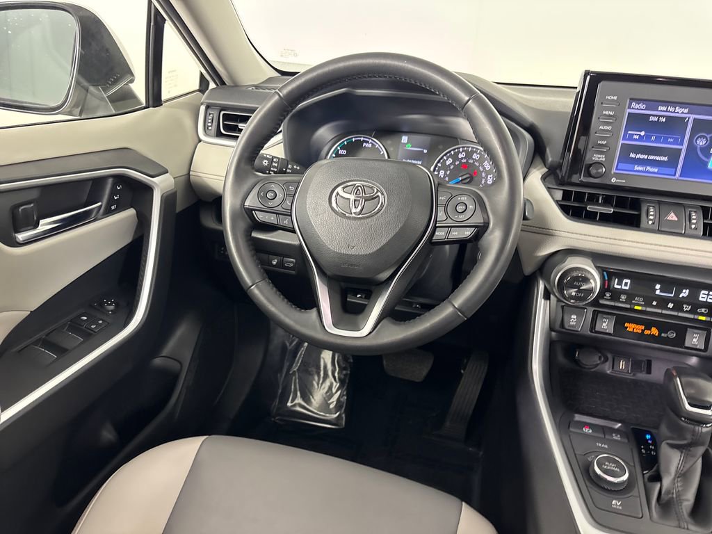 Certified 2022 Toyota RAV4 XLE Premium AWD/4WD image 27