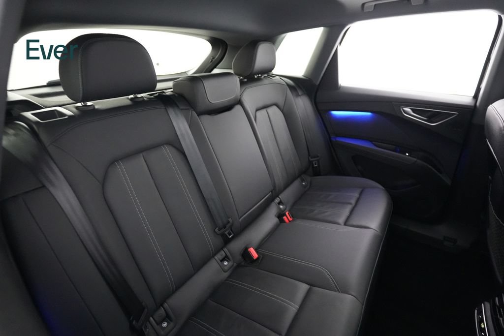 Used 2023 Audi Q4 e-tron Premium Plus w/ Premium Plus AWD/4WD image 5