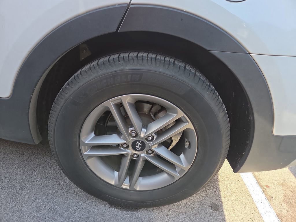 Used 2017 Hyundai Santa Fe Sport image 8