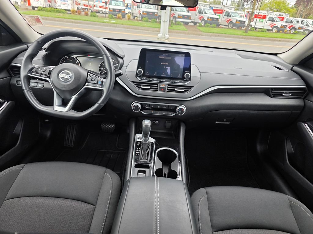 Used 2021 Nissan Altima 2.5 SV w/ SV Premium Package FWD image 4